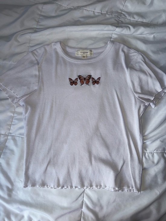 Tops - White Ribbed Tee with Butterfly Embroidery